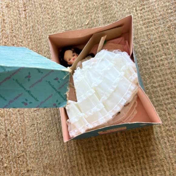 Madame Alexander Scarlett Gone with the Wind 14” - Picture 2 of 6